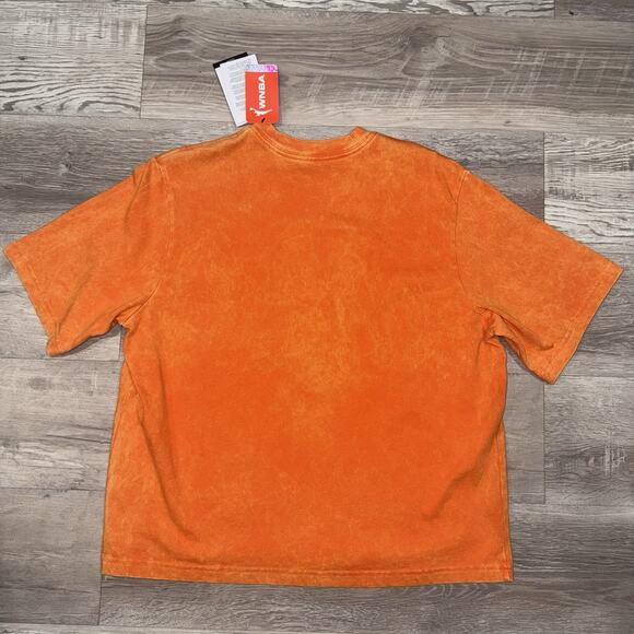 The Nike WNBA Team 13 Basketball Boxy T-Shirt - Picture 2 of 6